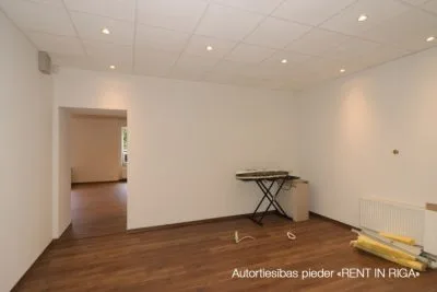 commercial premises For Rent, Meierovica street 4, Rīga, Labais krasts, Centrs / 800 € 4