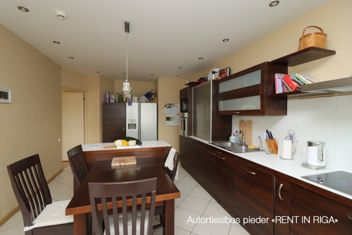 Pārdod māju, Upes iela 4, Stopiņu novads, Līči / 322 000 € 10