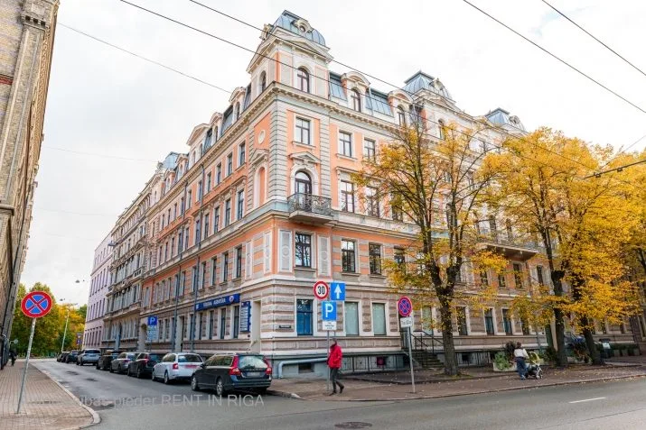 Izīrē dzīvokli, Raiņa bulvāris 21, Rīga, Labais krasts, Centrs / 1 400 € 17