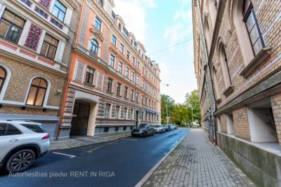 Izīrē dzīvokli, Raiņa bulvāris 21, Rīga, Labais krasts, Centrs / 1 400 € 30