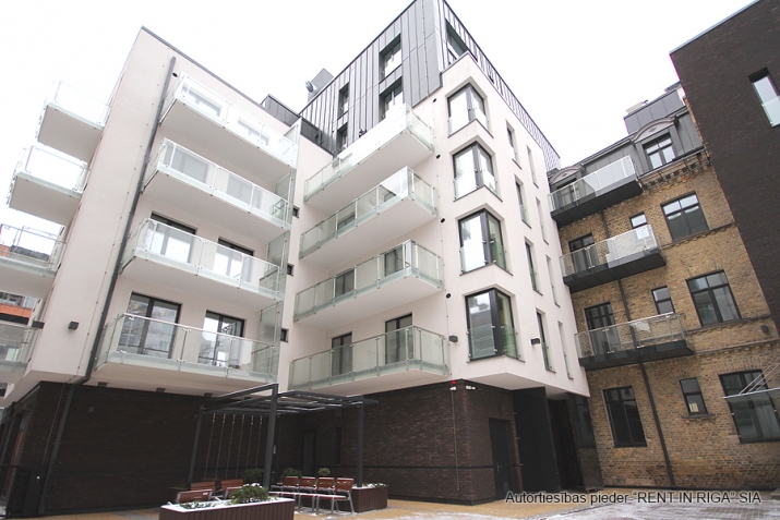 Pārdod dzīvokli, Dzirnavu iela 36, Rīga, Labais krasts, Centrs / 281 242 € 17