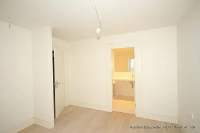 Pārdod dzīvokli, Dzirnavu iela 36, Rīga, Labais krasts, Centrs / 281 242 € 12