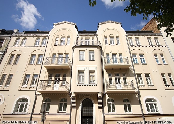 Rūpniecības iela 11 1