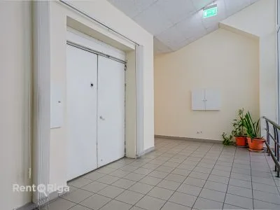 Izīrē biroju, Ķengaraga iela 1a, Rīga, Ķengarags / 720 € 8