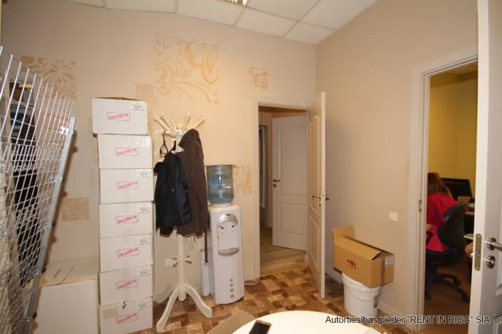 Izīrē tirdzniecības telpas, Barona iela 70, Rīga, Labais krasts, Centrs / 1 100 € 16