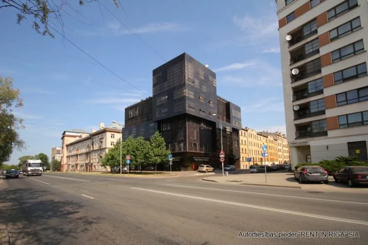 Izīrē tirdzniecības telpas, Hospitāļu iela 23, Rīga, Labais krasts, Centrs / 918 € 9