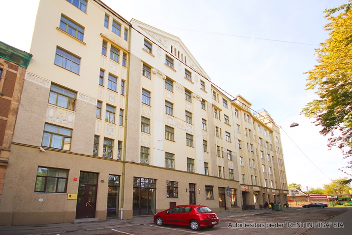 Lenču iela 2 6