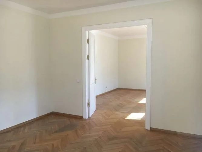 Izīrē tirdzniecības telpas, Tērbatas iela 9/11, Rīga, Labais krasts, Centrs / 840 € 14