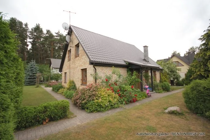 Продажа дома, Aveņu улица 4, Babītes novads, Babītes pagasts, Piņķi / 220 000 € 1
