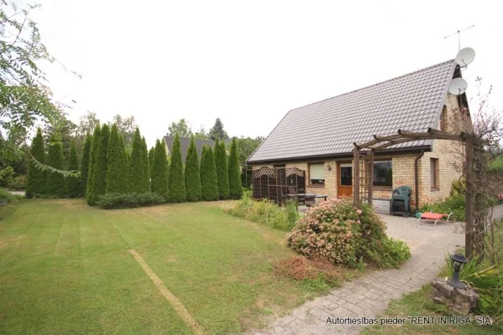 Продажа дома, Aveņu улица 4, Babītes novads, Babītes pagasts, Piņķi / 220 000 € 2