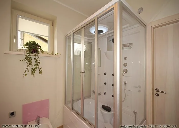 Izīrē māju, Pils iela 5, Siguldas novads, Sigulda / 1 800 € 10