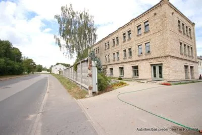 Izīrē tirdzniecības telpas, Bukaišu iela 6, Rīga, Kreisais krasts, Bišumuiža / 1 800 € 11