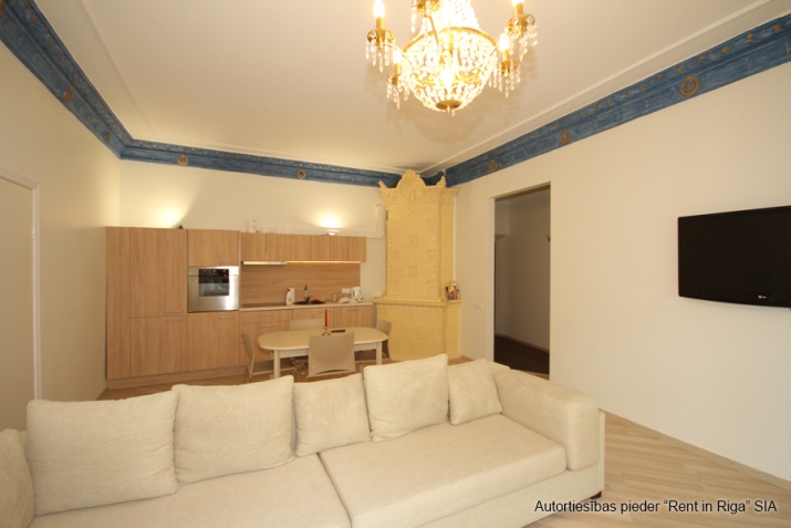 Izīrē dzīvokli, Lāčplēša iela 18, Rīga, Labais krasts, Centrs / 450 € 1