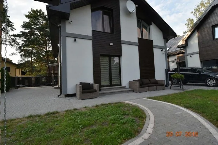 Izīrē māju, Uzvaras iela 12, Jūrmala, Kauguri / 1 300 € 1