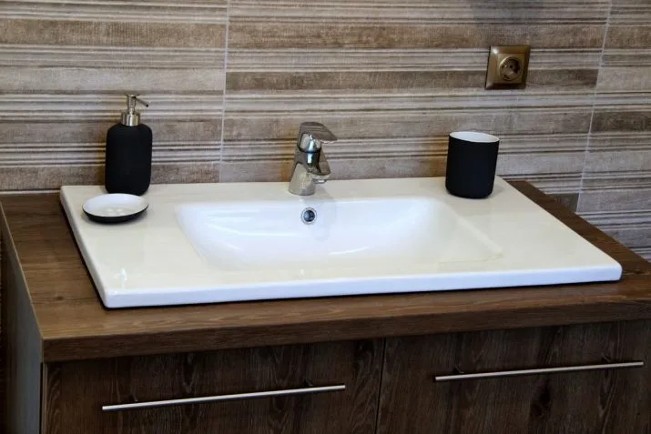 Izīrē māju, Uzvaras iela 12, Jūrmala, Kauguri / 1 300 € 15