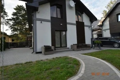 Izīrē māju, Uzvaras iela 12, Jūrmala, Kauguri / 1 300 € 1