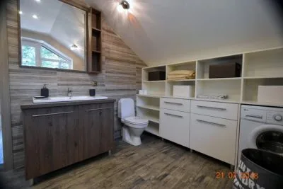 Izīrē māju, Uzvaras iela 12, Jūrmala, Kauguri / 1 300 € 10