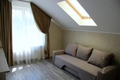 Izīrē māju, Uzvaras iela 12, Jūrmala, Kauguri / 1 300 € 12
