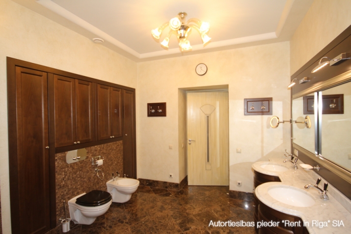 Pārdod dzīvokli, Ģertrūdes iela 19/21, Rīga, Labais krasts, Centrs / 375 000 € 12