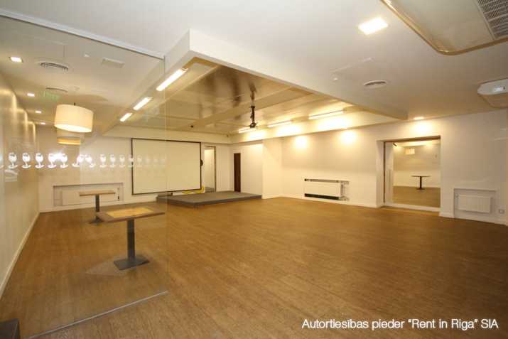 commercial premises For Rent, Aspāzijas bulvāris 32, Rīga, Labais krasts, Centrs / 2 500 € 4