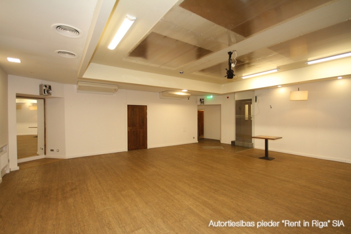 commercial premises For Rent, Aspāzijas bulvāris 32, Rīga, Labais krasts, Centrs / 2 500 € 6