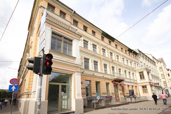 Izīrē dzīvokli, Merķeļa iela 17, Rīga, Labais krasts, Centrs / 800 € 27