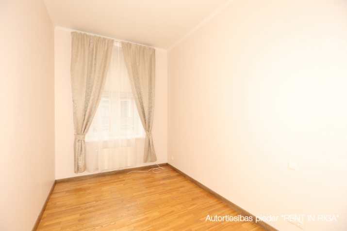 Izīrē dzīvokli, Alfrēda Kalniņa iela 1A, Rīga, Labais krasts, Centrs / 800 € 15