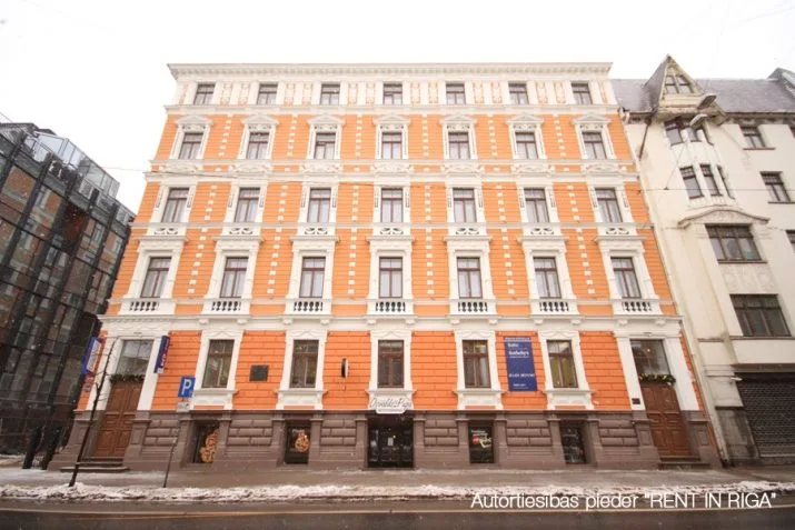 Lāčplēša iela 13 4