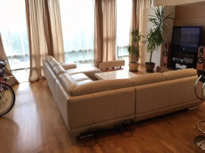 Izīrē dzīvokli, Republikas laukums iela 3, Rīga, Labais krasts, Centrs / 1 200 € 12