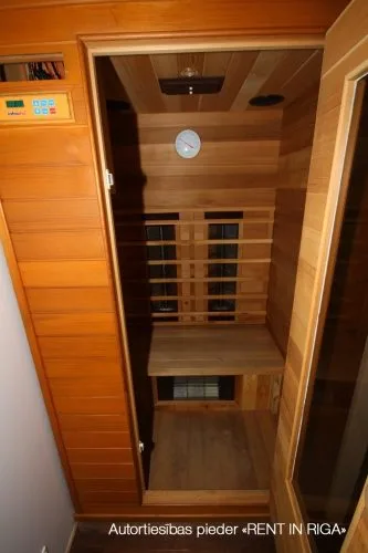 Kļavu iela 2 4