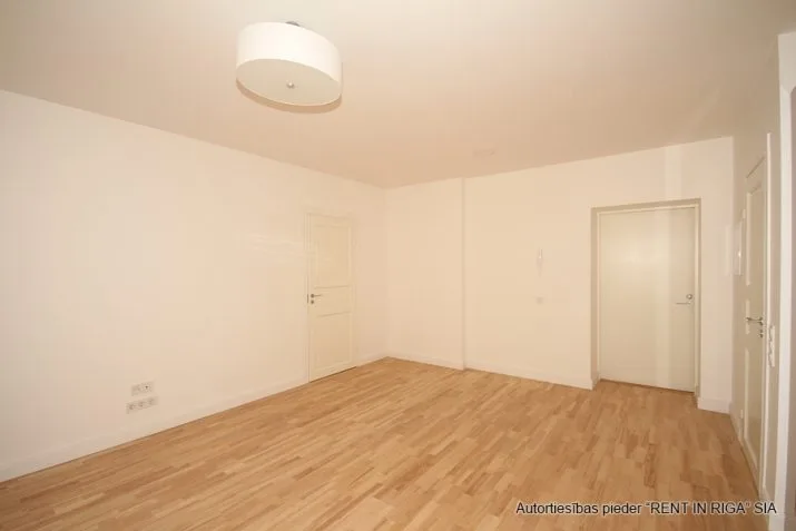 Krāsotāju iela 11/2 6