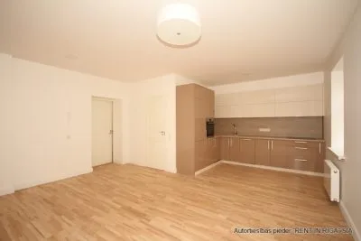 Pārdod dzīvokli, Krāsotāju iela 11/2, Rīga, Centrs / 104900 € 1