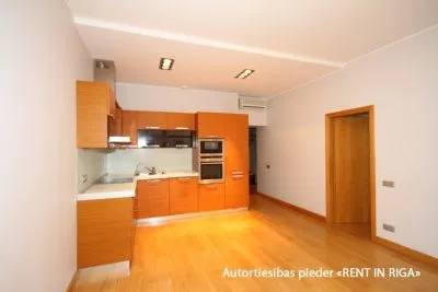 Izīrē dzīvokli, Zaubes iela 9, Rīga, Labais krasts, Centrs / 790 € 2