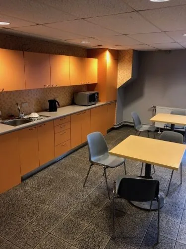 Izīrē tirdzniecības telpas, Toma iela 4, Rīga, Labais krasts, Krasta masīvs / 12 700 € 8