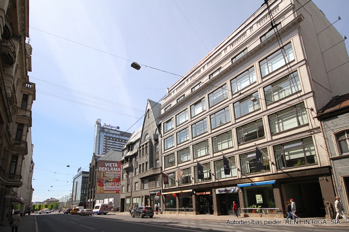 Brīvības iela 39 1