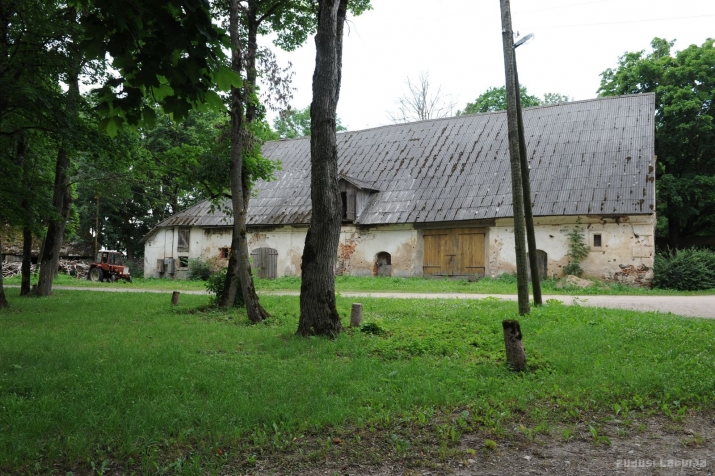 Lestenes muiža iela 1 3