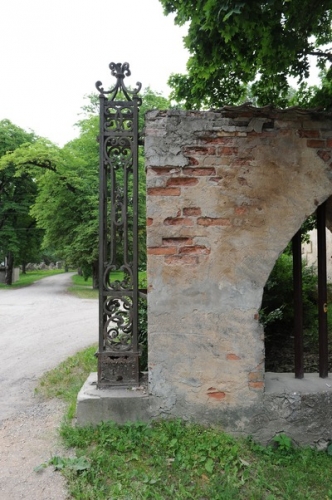 Lestenes muiža iela 1 6