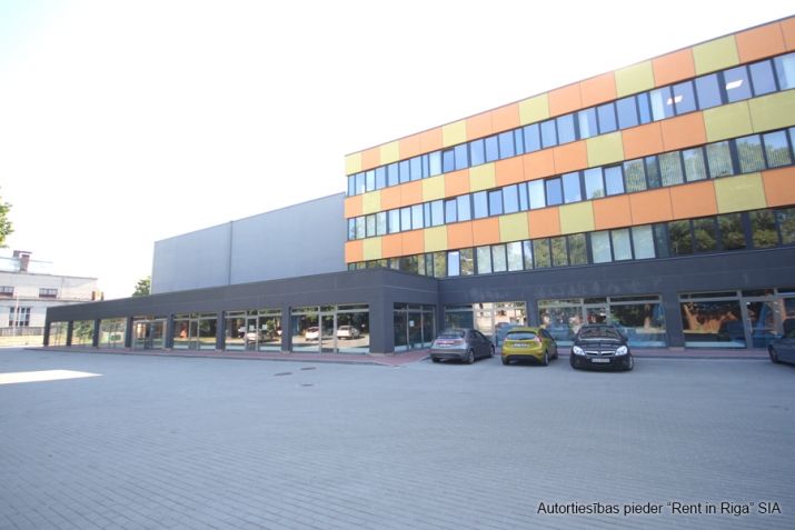 Izīrē tirdzniecības telpas, Jūrkalnes iela 1, Rīga, Kreisais krasts, Šampēteris / 300 € 1