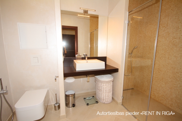 Izīrē dzīvokli, Strēlnieku iela 7, Rīga, Labais krasts, Centrs / 1 300 € 12