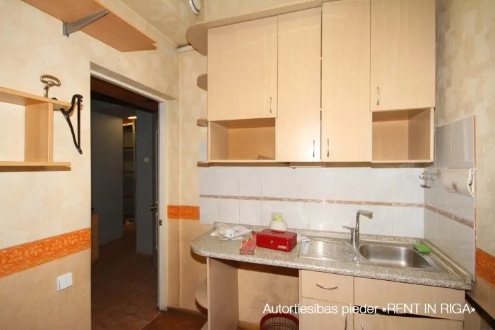 Izīrē tirdzniecības telpas, Čaka iela 39, Rīga, Labais krasts, Centrs / 850 € 10