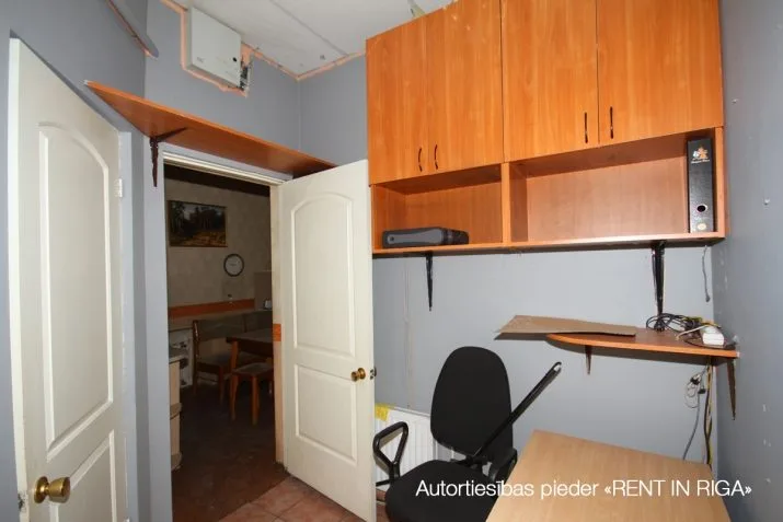 Izīrē tirdzniecības telpas, Čaka iela 39, Rīga, Labais krasts, Centrs / 850 € 6