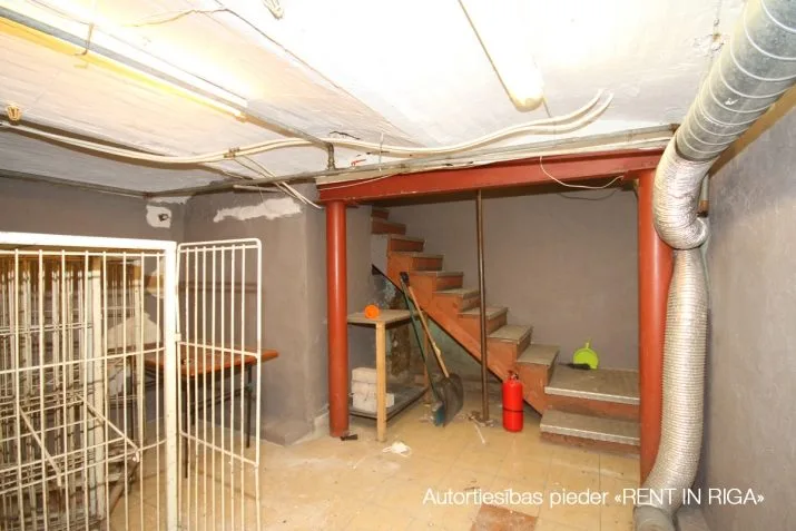 Izīrē tirdzniecības telpas, Čaka iela 39, Rīga, Labais krasts, Centrs / 850 € 9