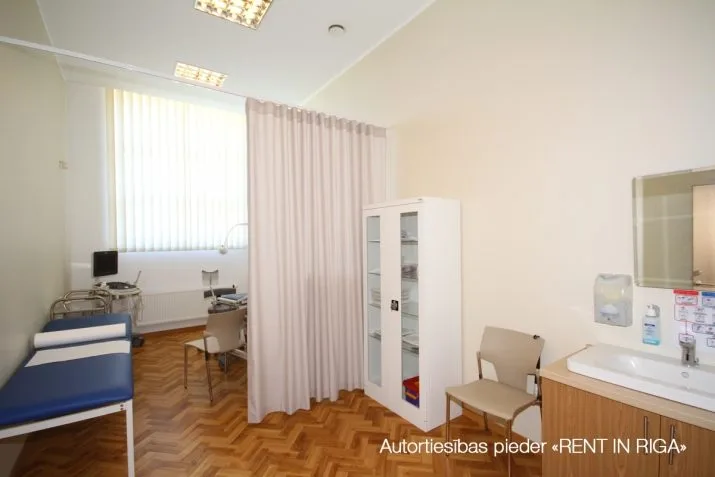 Pārdod biroju, Vingrotāju iela 1, Rīga, Labais krasts, Centrs / 5 000 000 € 23