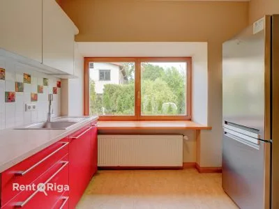 Izīrē māju, Tālivalža iela 9, Rīga, Labais krasts, Teika / 1 600 € 4