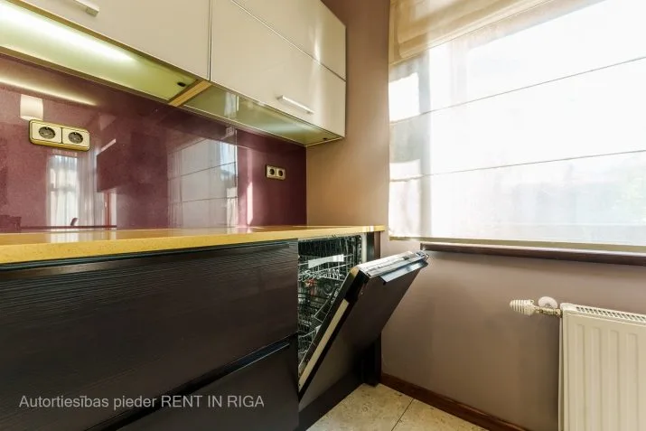 Pārdod māju, Mežnoras iela 6, Rīga, Labais krasts, Mežaparks / 470 000 € 15