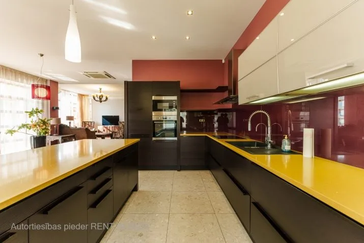 Pārdod māju, Mežnoras iela 6, Rīga, Labais krasts, Mežaparks / 470 000 € 14