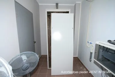 Izīrē biroju, Raunas iela 44, Rīga, Teika / 2538 € 8