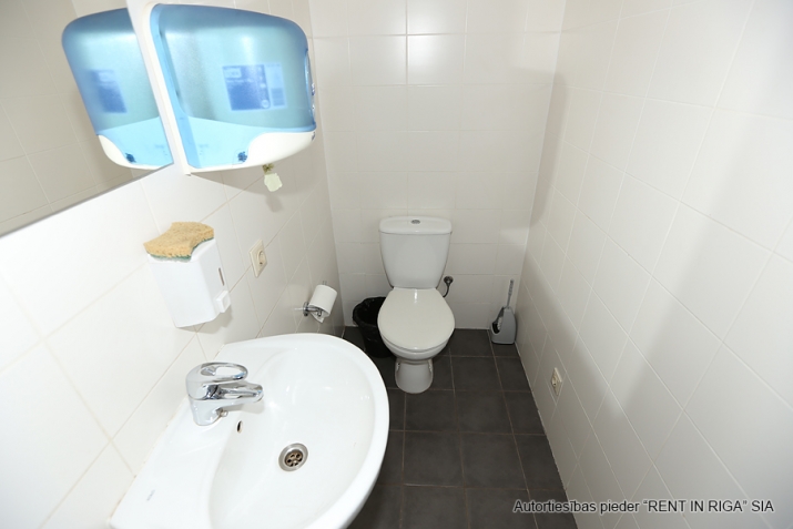 Izīrē tirdzniecības telpas, Daugavas iela 109, Mārupes novads, Mārupe / 8 180 € 15