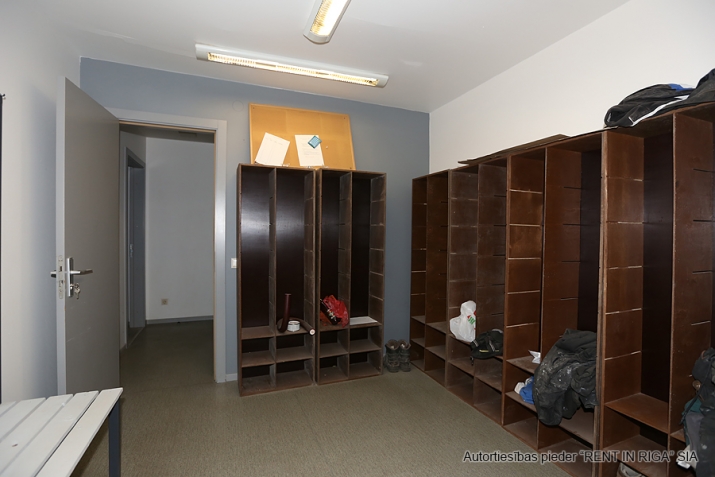 Izīrē tirdzniecības telpas, Daugavas iela 109, Mārupes novads, Mārupe / 8 180 € 12