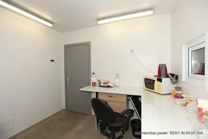 Izīrē tirdzniecības telpas, Daugavas iela 109, Mārupes novads, Mārupe / 8 180 € 13